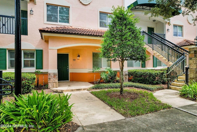 view of property entrance