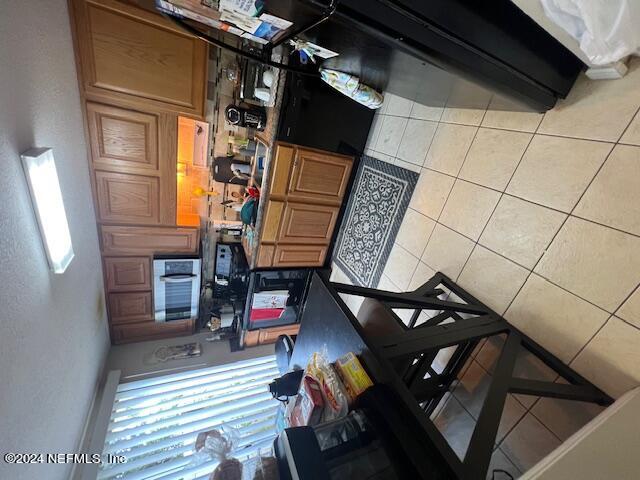 kitchen with tasteful backsplash