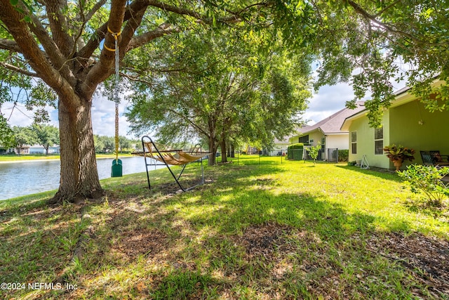 view of yard featuring a water view