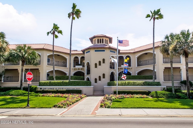 view of building exterior