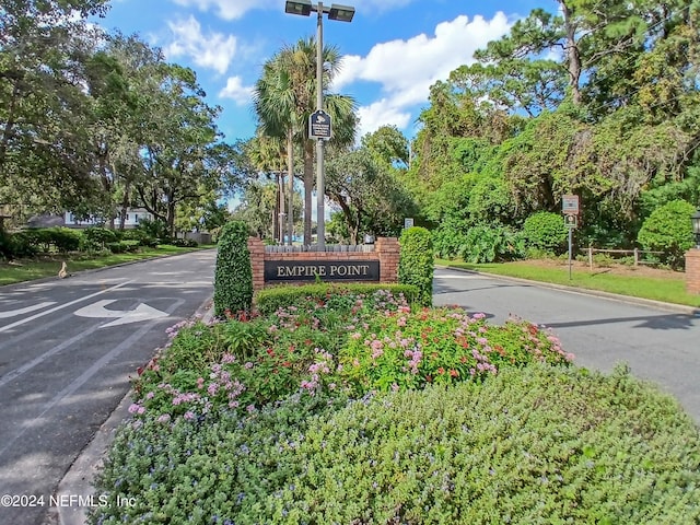 view of community / neighborhood sign