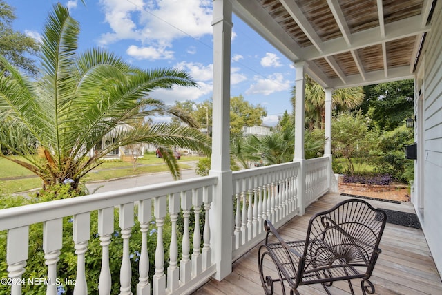 Listing photo 2 for 210 N 3rd St, Fernandina Beach FL 32034