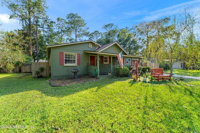 view of front of house featuring a front yard