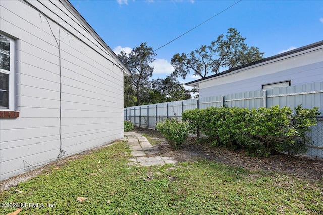 929 Bordeau Ave W, Jacksonville, FL 32211 - view of yard with fence