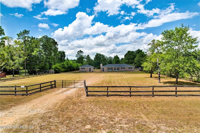 view of yard featuring a rural view