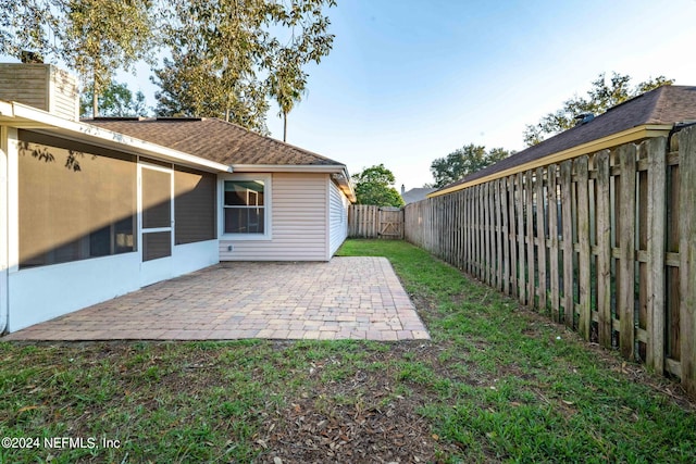 view of yard featuring a patio area