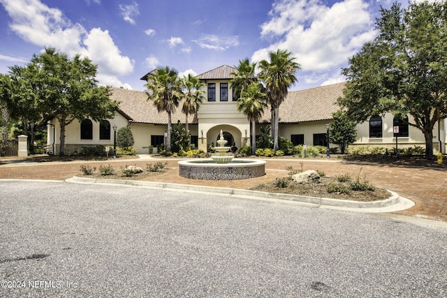 view of mediterranean / spanish-style home