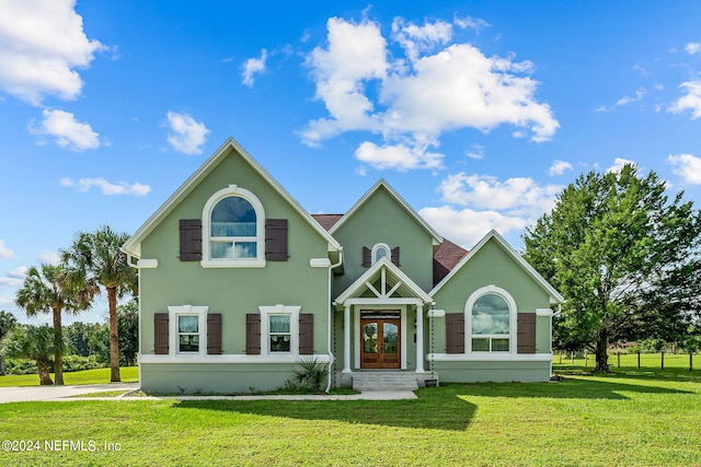 view of front facade featuring a front lawn