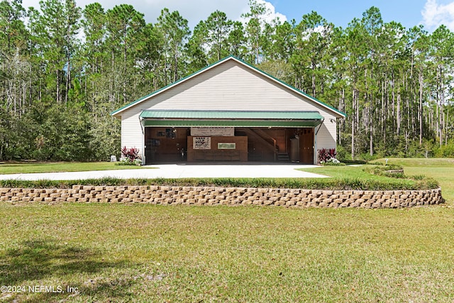 exterior space featuring a lawn