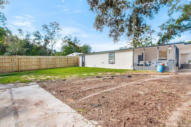 view of yard with a patio area