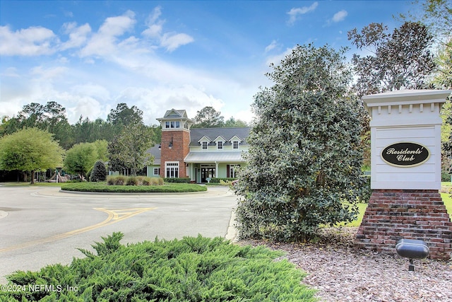 view of front of house