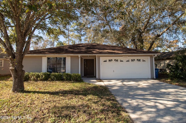 ranch-style home with a front yard