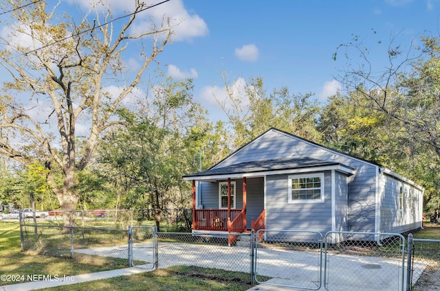 view of front of property featuring a porch