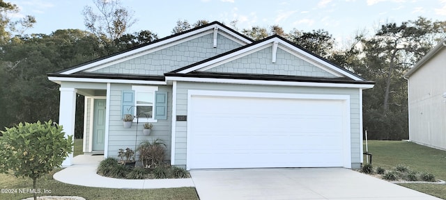 view of front facade featuring a garage