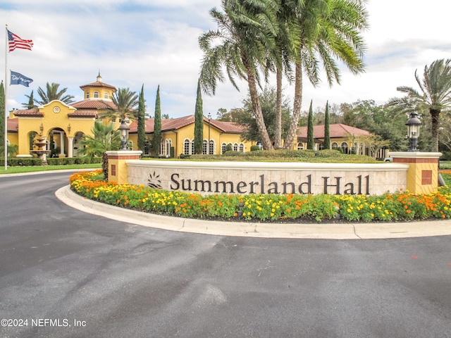 view of community / neighborhood sign