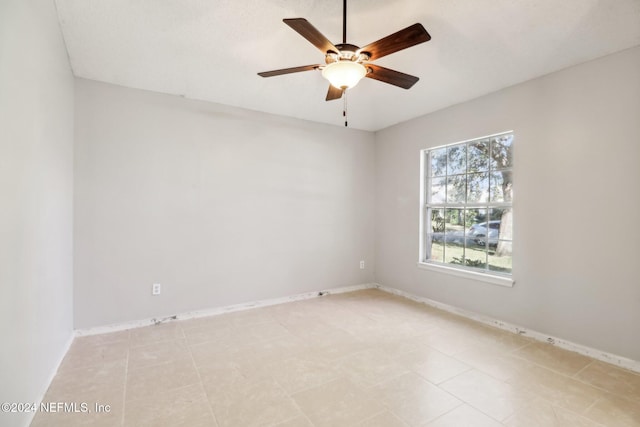 empty room with ceiling fan