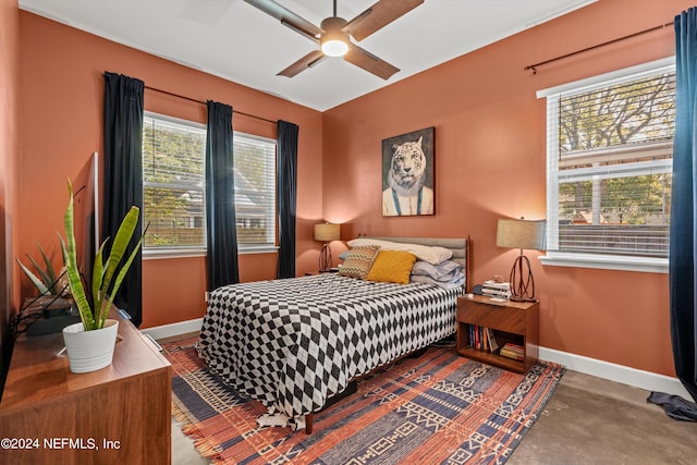 bedroom featuring ceiling fan