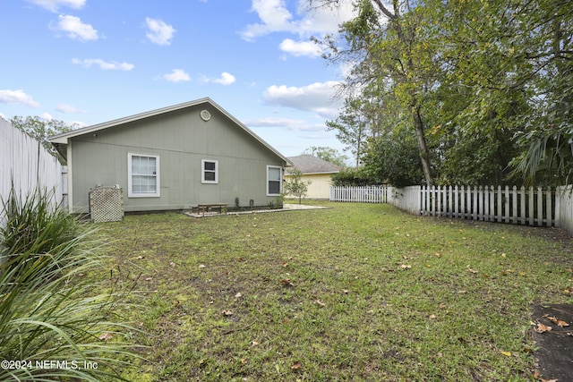 exterior space featuring a yard