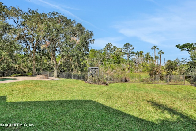 view of yard with a patio area