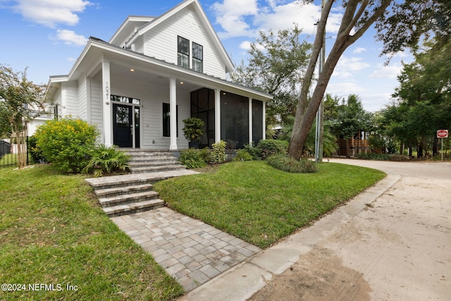 view of front of property with a front yard