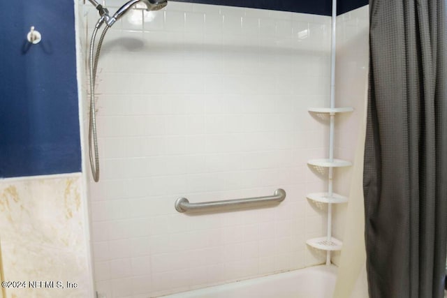 762 N Walnut St, Starke, FL 32091 - full bathroom with shower / tub combo with curtain