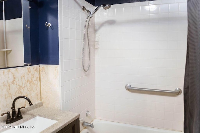 762 N Walnut St, Starke, FL 32091 - full bath with bathtub / shower combination and vanity