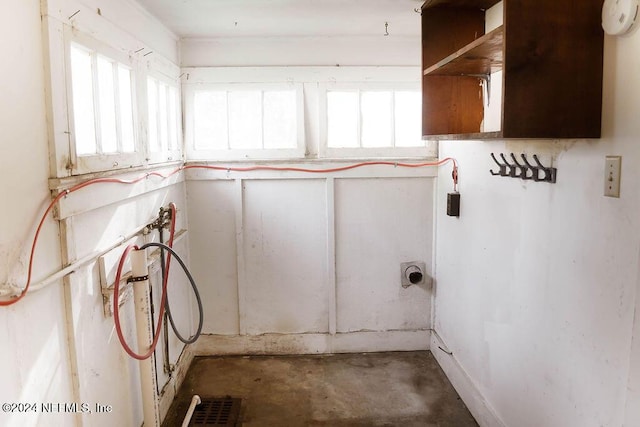 762 N Walnut St, Starke, FL 32091 - laundry room with hookup for a washing machine and healthy amount of natural light