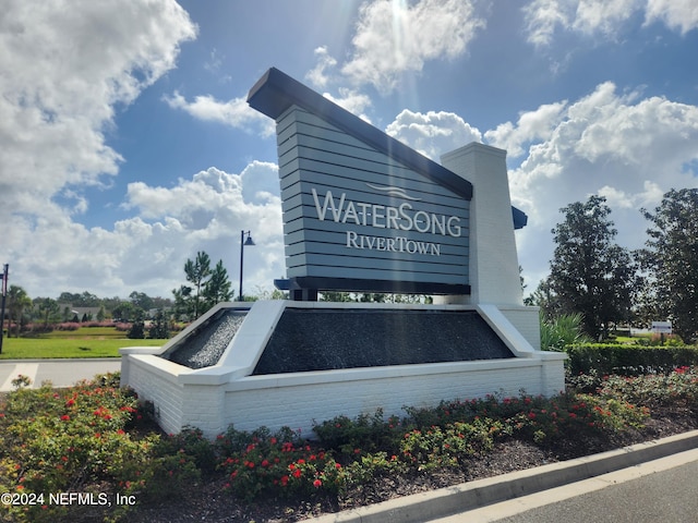 view of community / neighborhood sign