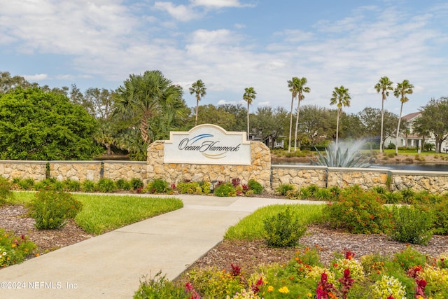 view of community / neighborhood sign