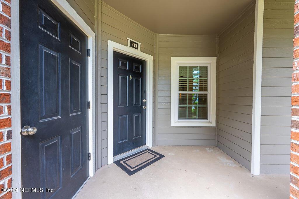 10000 Gate Pkwy Unit 713, Jacksonville, FL 32246 - property entrance with covered porch