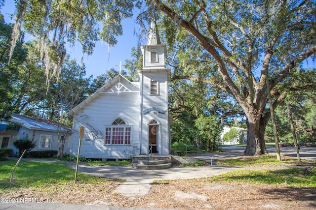 view of front of house