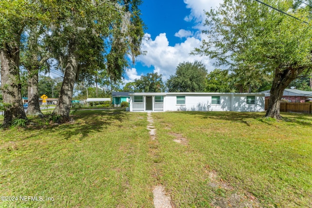 view of front of property with a front yard