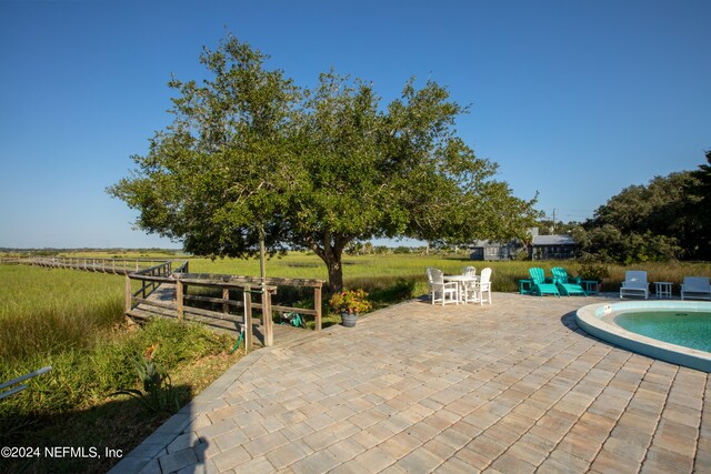 view of patio with outdoor dining space