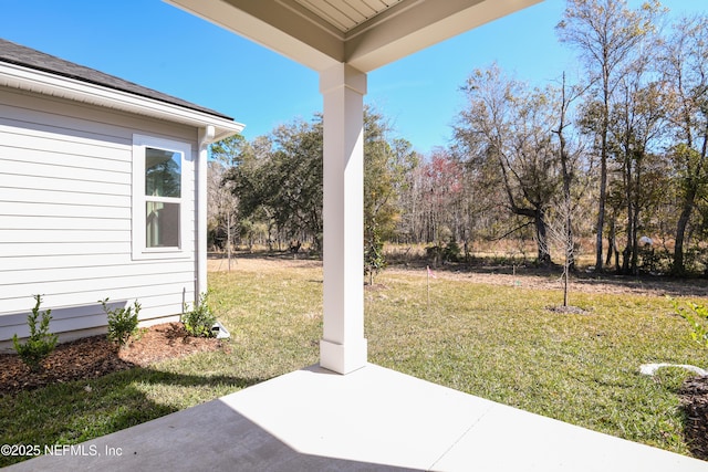 view of yard with a patio