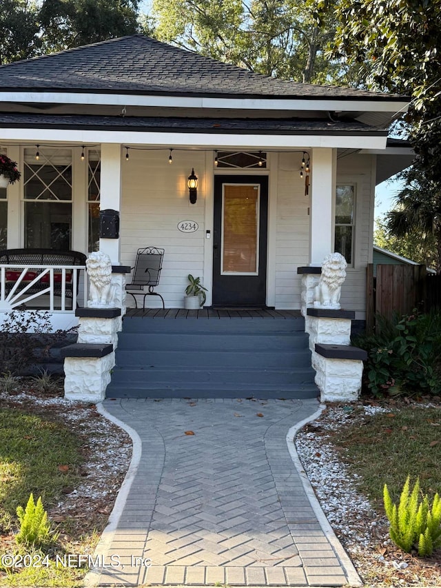 view of front facade with a porch