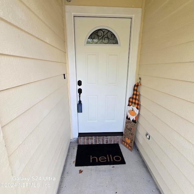 view of property entrance