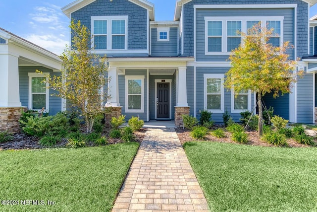 view of front of house featuring a front yard