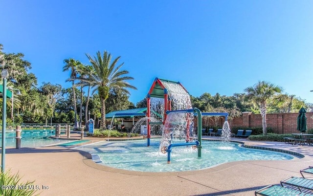 view of swimming pool