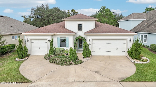 view of front facade featuring a garage