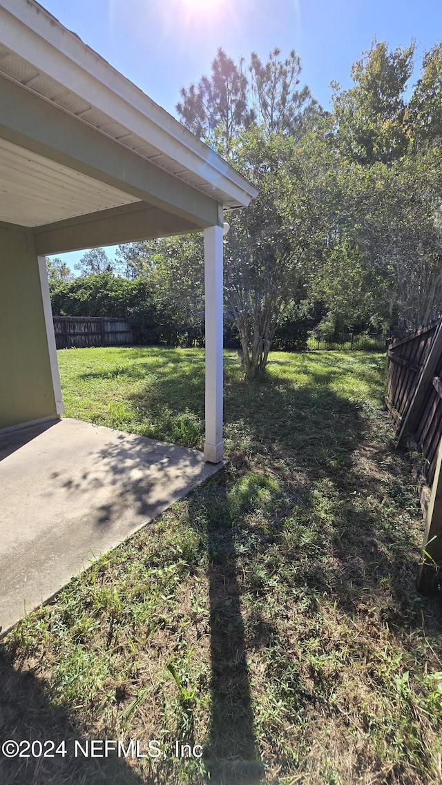 view of yard with a patio