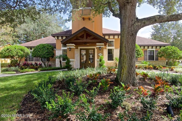 view of front of house with a front yard