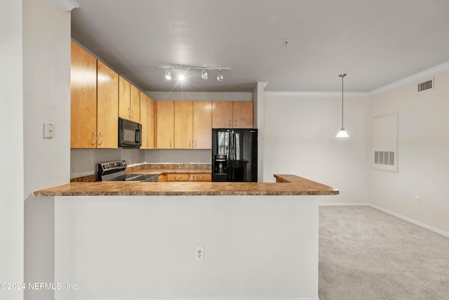 kitchen with kitchen peninsula, black appliances, crown molding, pendant lighting, and light colored carpet