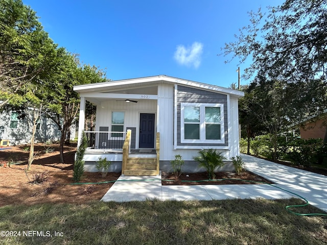 view of front of house featuring a porch