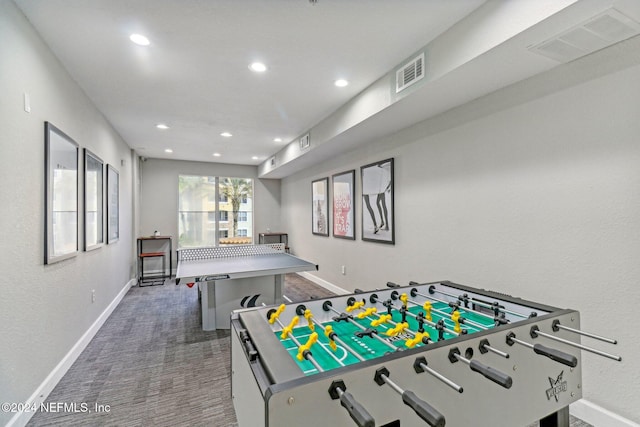 game room with carpet floors