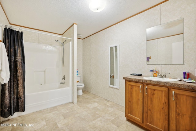 full bathroom featuring a textured ceiling, shower / bath combo, toilet, vanity, and crown molding