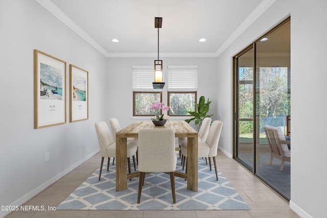 dining area with ornamental molding