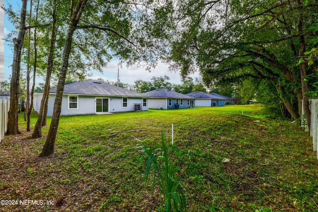 exterior space with a yard