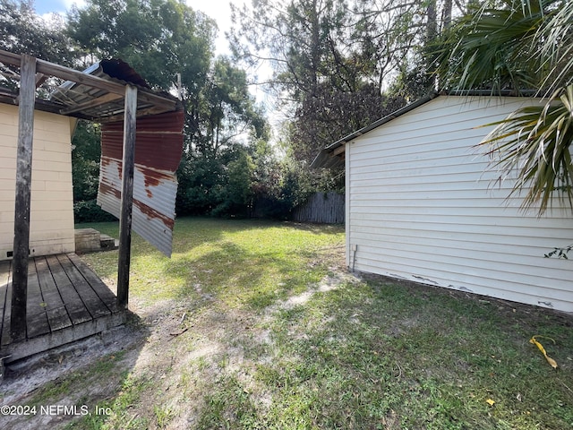 view of yard featuring a pergola