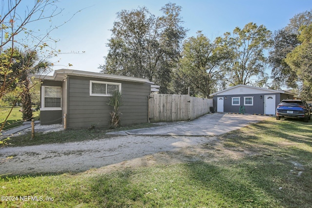 3730 Abby Ln, Jacksonville, FL 32207 - view of front facade featuring a front yard