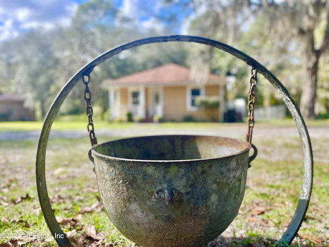 exterior details featuring sink